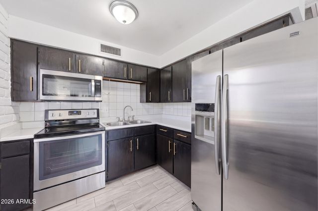 1313 N 48TH Street, Phoenix, AZ 85008