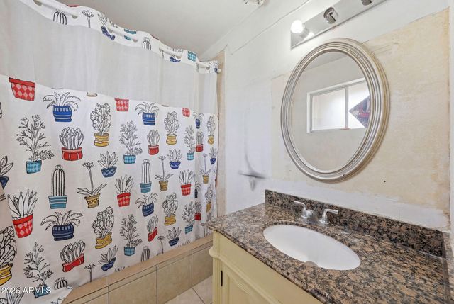 1313 N 48TH Street, Phoenix, AZ 85008