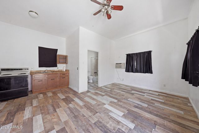 1313 N 48TH Street, Phoenix, AZ 85008