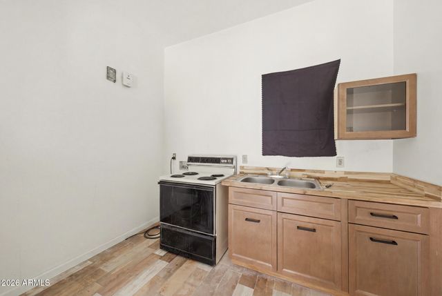 1313 N 48TH Street, Phoenix, AZ 85008