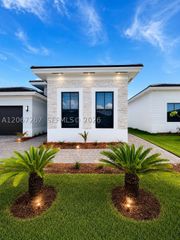 14602 SW 23th Ter, Miami, FL 33175