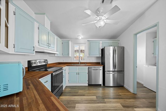 42210 N CASTLE HOT SPRINGS Road N, Morristown, AZ 85342