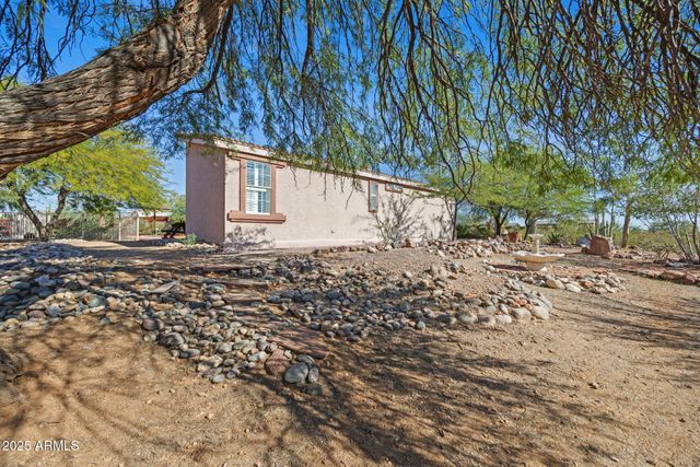 42210 N CASTLE HOT SPRINGS Road N, Morristown, AZ 85342