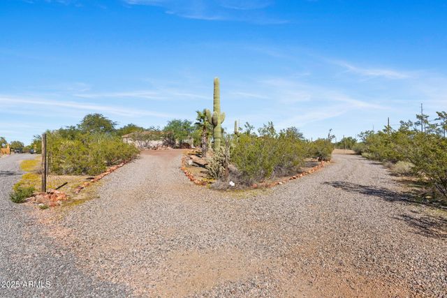 42210 N CASTLE HOT SPRINGS Road N, Morristown, AZ 85342