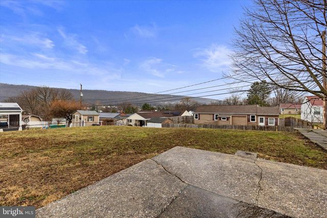 504 N ENOLA DR, Enola, PA 17025