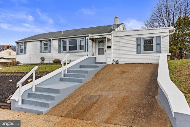 504 N ENOLA DR, Enola, PA 17025