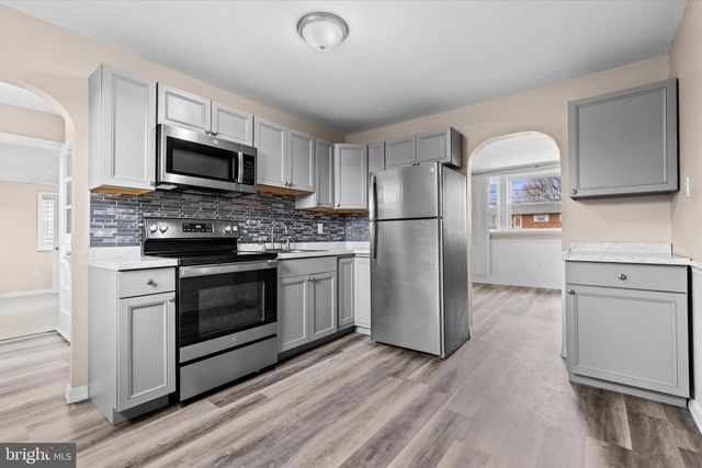 504 N ENOLA DR, Enola, PA 17025