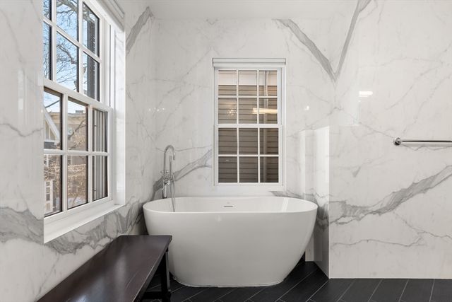 11 Hilliard 1, Cambridge, MA 02138
