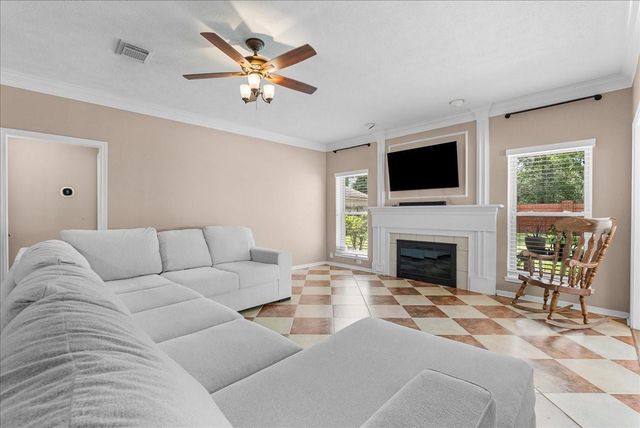 4318 Island Hills Drive, Pasadena, TX 77059
