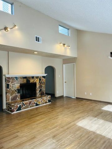 11350 Oakcenter Drive, Houston, TX 77072