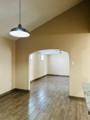 11350 Oakcenter Drive, Houston, TX 77072