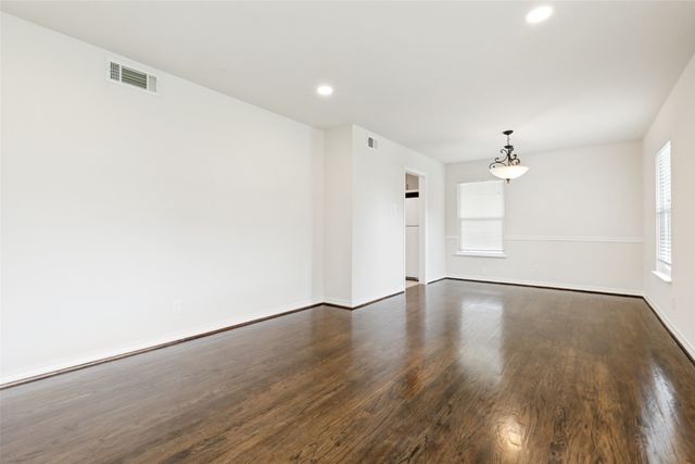 2414 San Medina Avenue, Dallas, TX 75228
