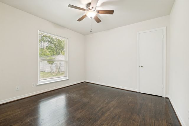 2414 San Medina Avenue, Dallas, TX 75228