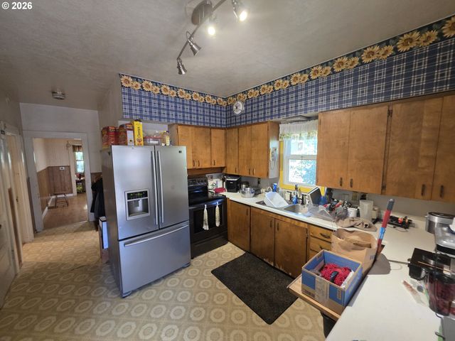 2107 N TERRY St, Portland, OR 97217
