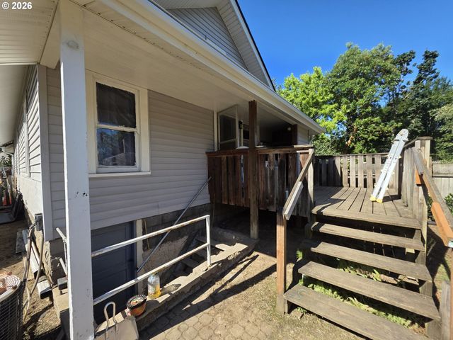 2107 N TERRY St, Portland, OR 97217