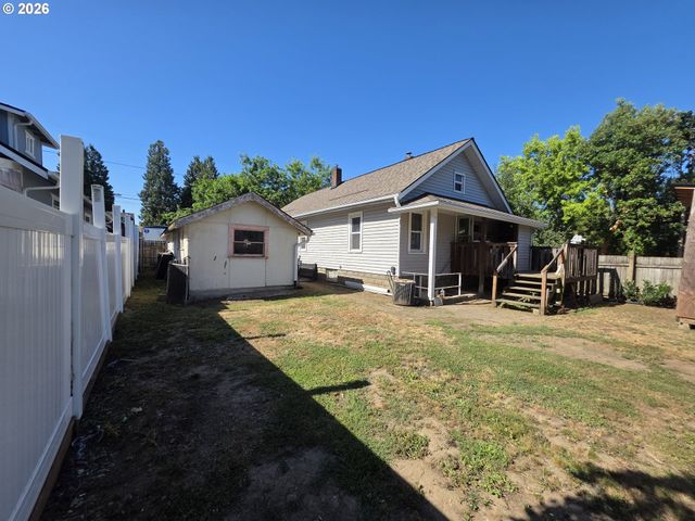 2107 N TERRY St, Portland, OR 97217