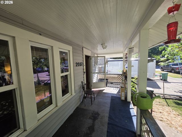 2107 N TERRY St, Portland, OR 97217