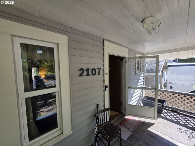 2107 N TERRY St, Portland, OR 97217