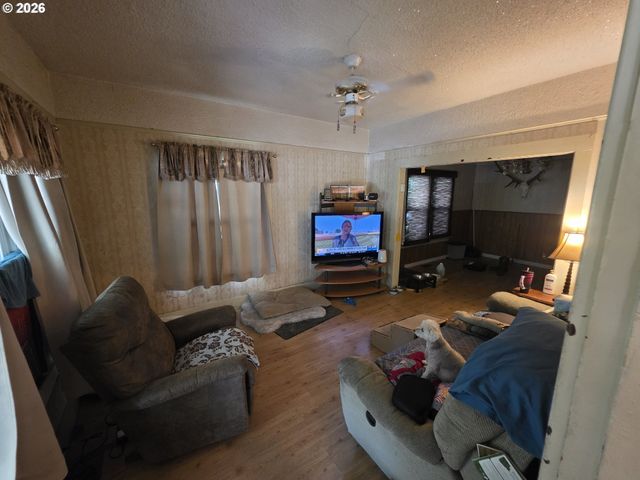 2107 N TERRY St, Portland, OR 97217