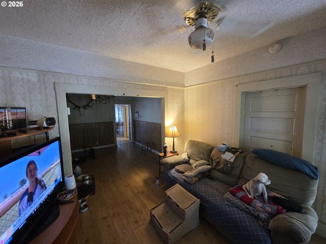 2107 N TERRY St, Portland, OR 97217
