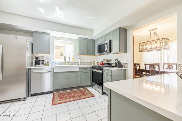 236 Shirley Lane, Palmdale, CA 93551