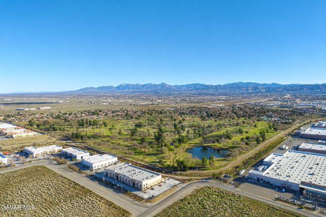 236 Shirley Lane, Palmdale, CA 93551