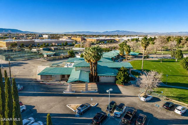 236 Shirley Lane, Palmdale, CA 93551