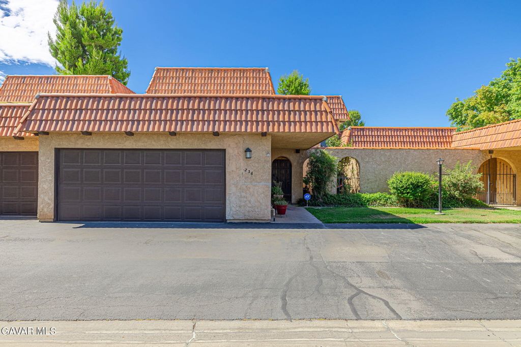 236 Shirley Lane, Palmdale, CA 93551