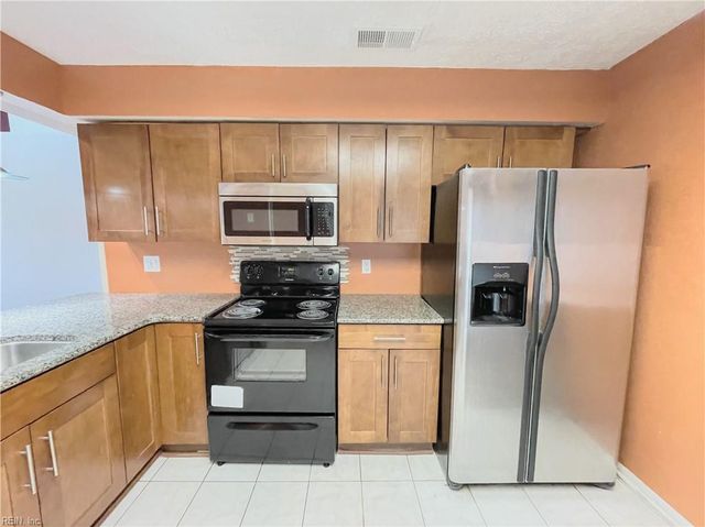1414 Highnoon PL, Virginia Beach, VA 23462