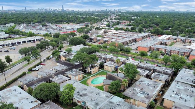 7047 Bissonnet Street 117, Houston, TX 77074