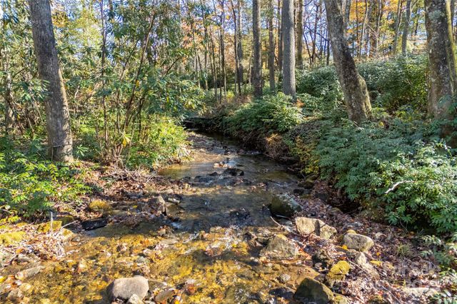 L 9A R Old Mine Point, Lake Toxaway, NC 28747