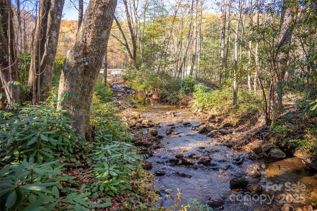 L 9A R Old Mine Point, Lake Toxaway, NC 28747