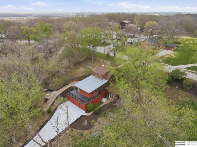 1106 Bellevue Boulevard N, Bellevue, NE 68005