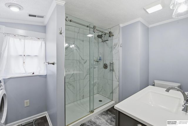 1106 Bellevue Boulevard N, Bellevue, NE 68005