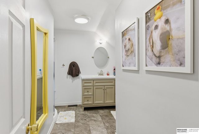 1106 Bellevue Boulevard N, Bellevue, NE 68005