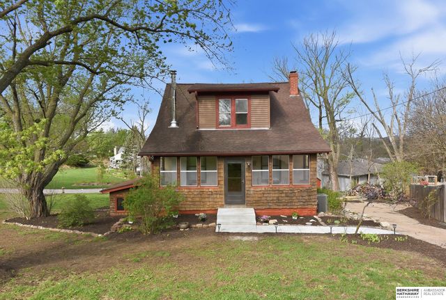 1106 Bellevue Boulevard N, Bellevue, NE 68005