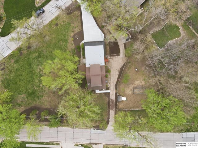 1106 Bellevue Boulevard N, Bellevue, NE 68005