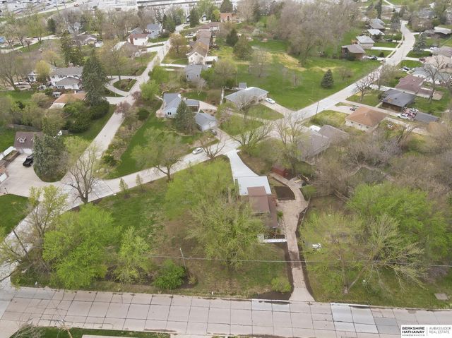 1106 Bellevue Boulevard N, Bellevue, NE 68005