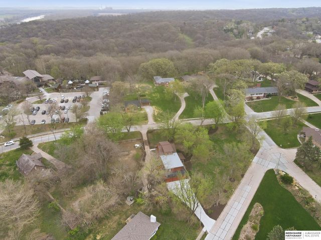 1106 Bellevue Boulevard N, Bellevue, NE 68005