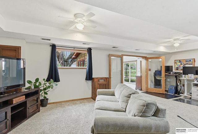 1106 Bellevue Boulevard N, Bellevue, NE 68005