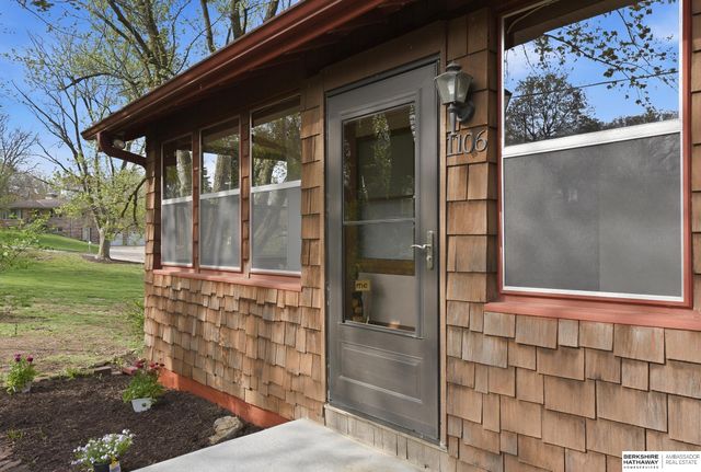 1106 Bellevue Boulevard N, Bellevue, NE 68005