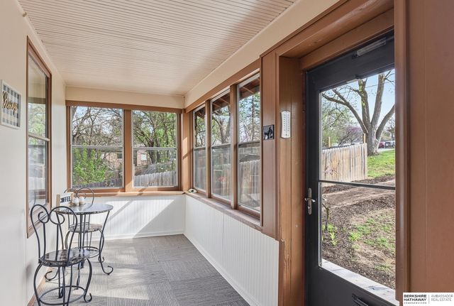 1106 Bellevue Boulevard N, Bellevue, NE 68005