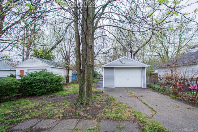 15644 Carlisle Street, Detroit, MI 48205