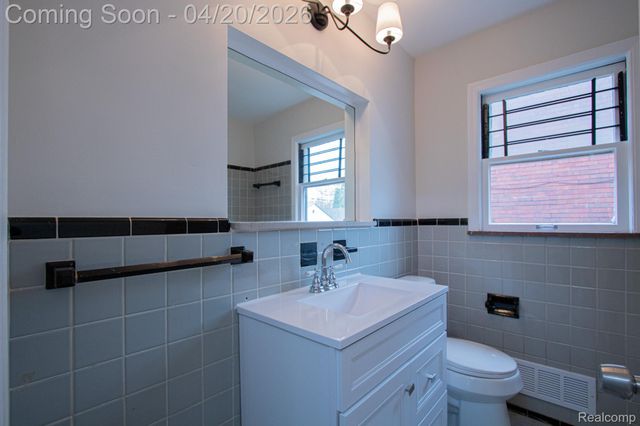 15644 Carlisle Street, Detroit, MI 48205