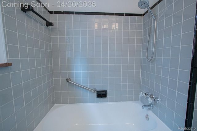 15644 Carlisle Street, Detroit, MI 48205