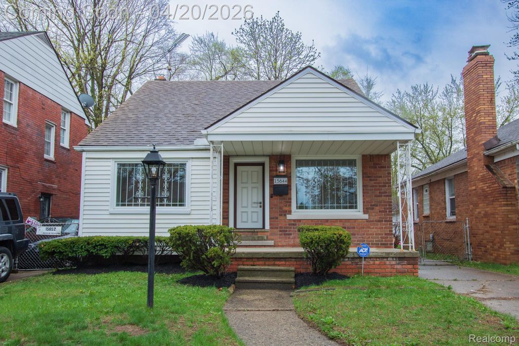 15644 Carlisle Street, Detroit, MI 48205