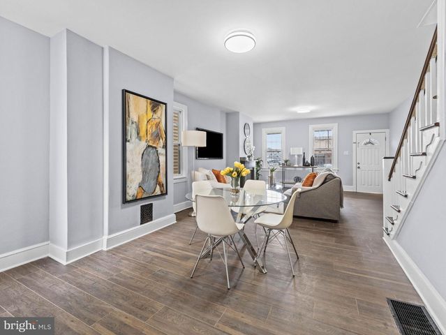 229 W BROAD ST, Burlington, NJ 08016