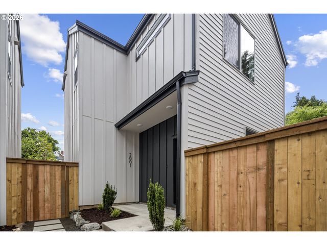 2001 Sw MOSS St, Portland, OR 97219