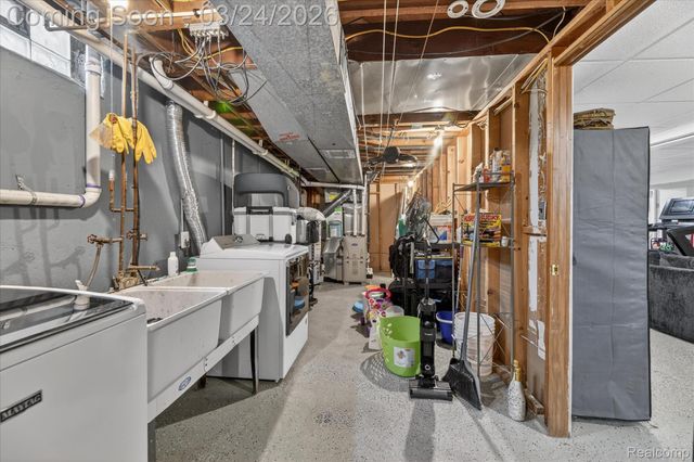 18053 Airport Road, Fraser, MI 48026