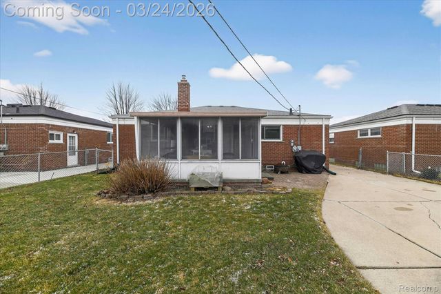 18053 Airport Road, Fraser, MI 48026